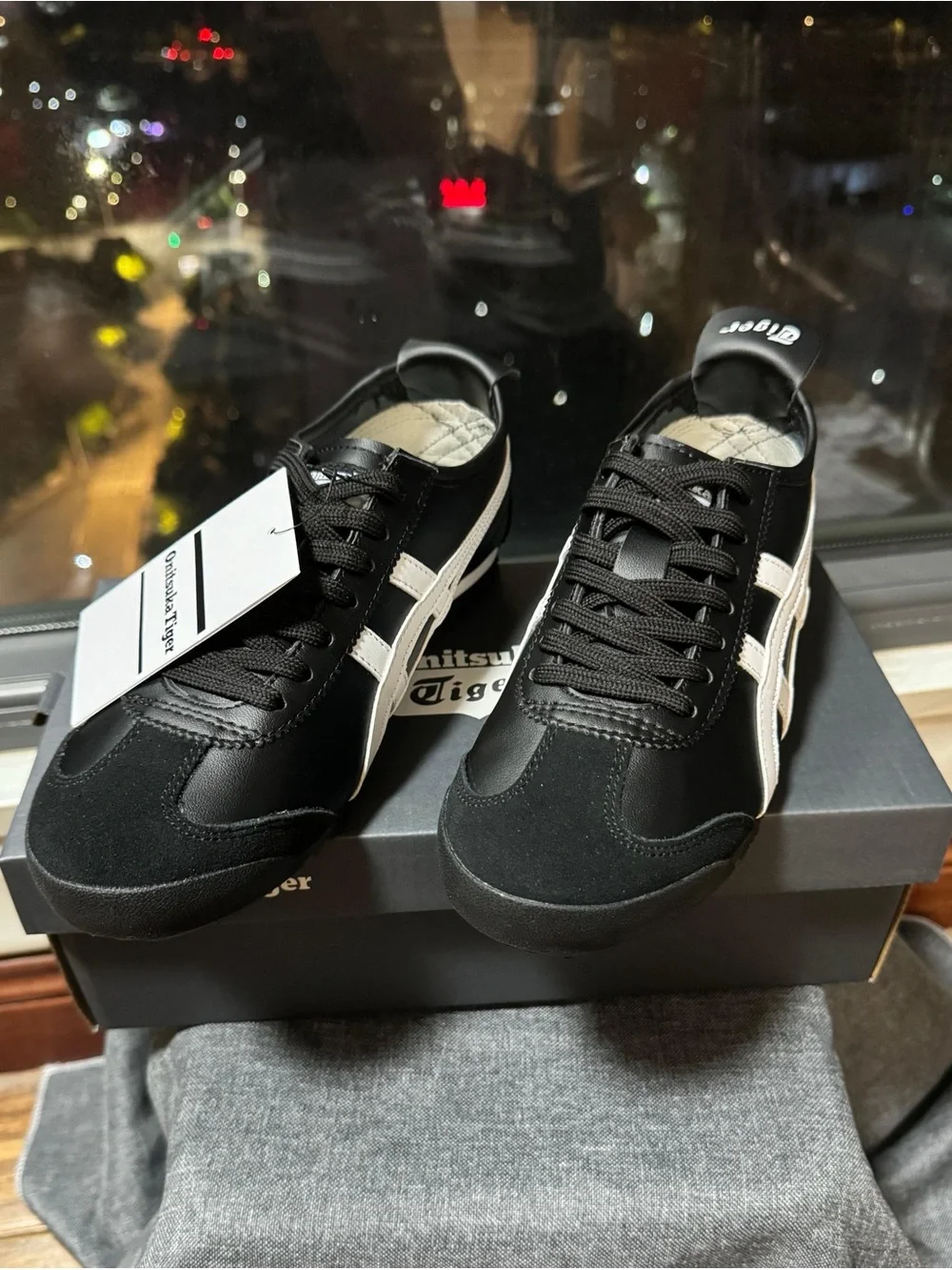 Onitsuka Tiger by Asics Women's Mexico 66 Black/White Low-Top Sneaker